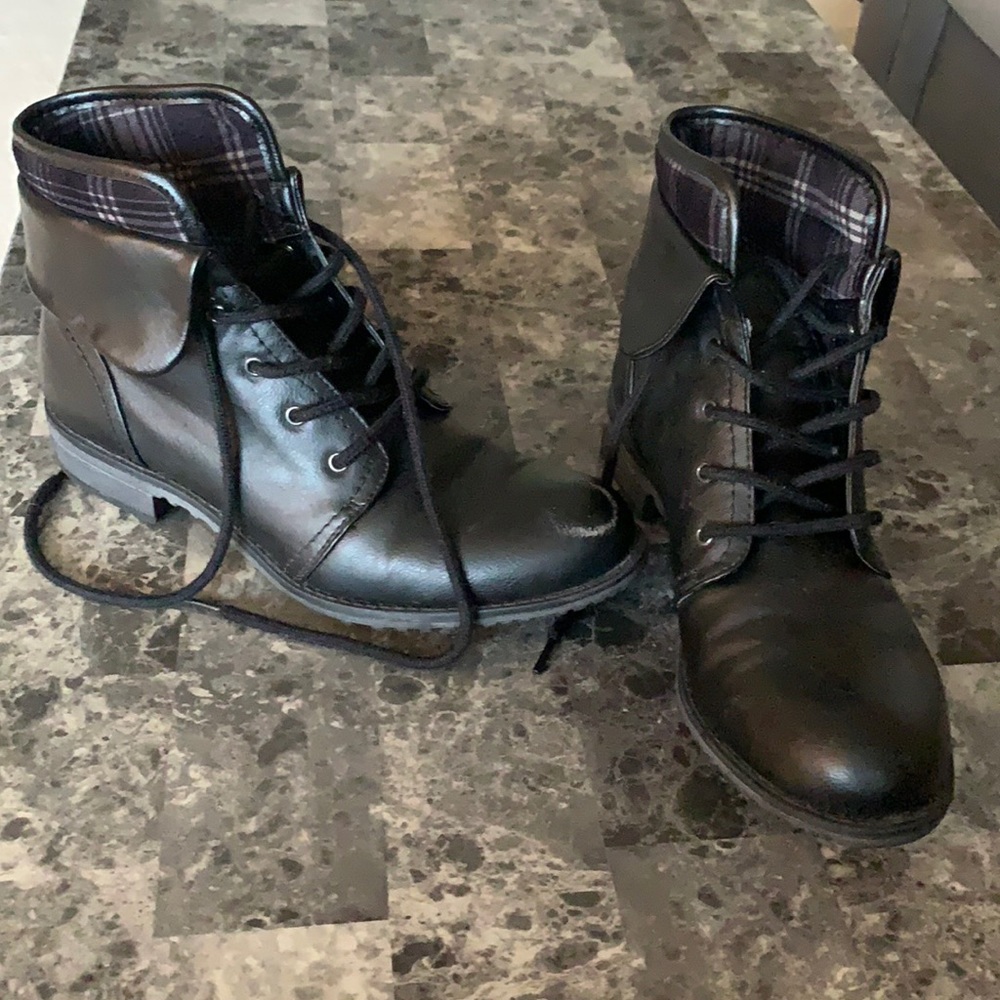 Black boots
